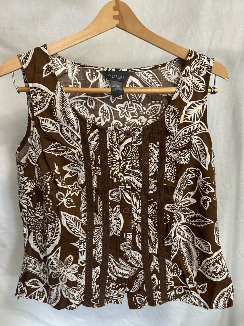 Van Heusen Women’s Sleeveless Floral Blouse – Brown & White – Size Medium